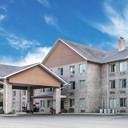 Comfort Inn Whitehall Near Michigan'S Adventure Екстериор снимка