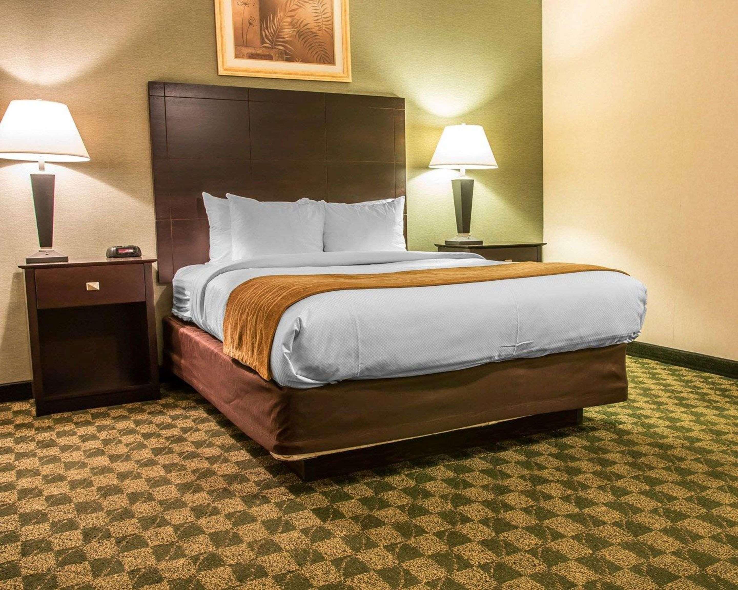 Comfort Inn Whitehall Near Michigan'S Adventure Екстериор снимка
