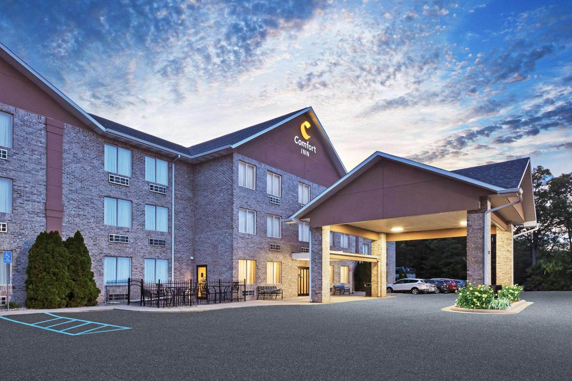 Comfort Inn Whitehall Near Michigan'S Adventure Екстериор снимка
